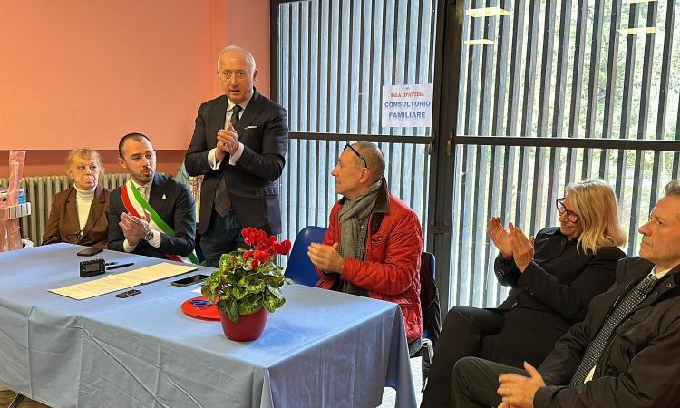 Donato un ecografo al Consultorio di Matelica: "Sinergia tra associazioni e cittadini" Donato un ecografo al Consultorio di Matelica: "Sinergia tra associazioni e cittadini"