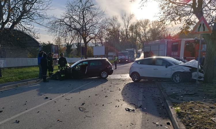 San Severino, schianto tra due auto nella zona industriale: feriti i conducenti