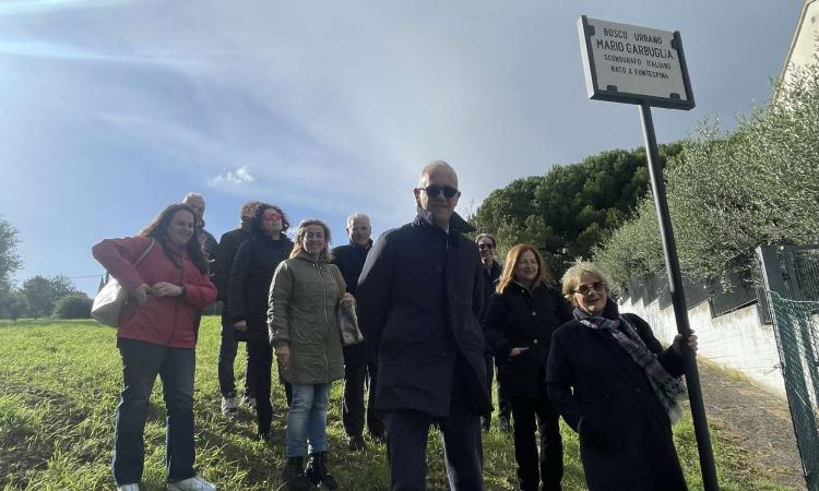 Un angolo verde di Civitanova celebra il grande scenografo Mario Garbuglia Un angolo verde di Civitanova celebra il grande scenografo Mario Garbuglia