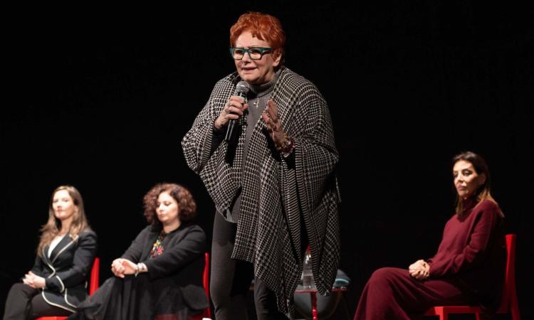 "Non stiamo zitte, parliamo per un cambiamento vero", Maria Rita Parsi al Rossini di Civitanova "Non stiamo zitte, parliamo per un cambiamento vero", Maria Rita Parsi al Rossini di Civitanova