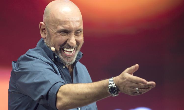 Civitanova, Maurizio Battista torna sul palco del teatro Rossini con "Only Maurizio" Civitanova, Maurizio Battista torna sul palco del teatro Rossini con "Only Maurizio"