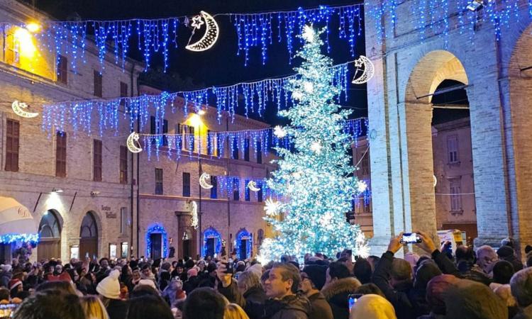 Corridonia, arriva il Natale con fontane danzanti e presepe in piazza: "Sarà un’esperienza indimenticabile"