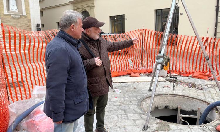 Piazza Vittorio Veneto, riqualificazione in corso: nuovo volto per uno spazio simbolo di Macerata Piazza Vittorio Veneto, riqualificazione in corso: nuovo volto per uno spazio simbolo di Macerata
