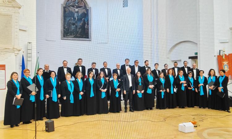San Ginesio, la corale Bonagiunta in concerto al teatro "Ventidio Basso" San Ginesio, la corale Bonagiunta in concerto al teatro "Ventidio Basso"