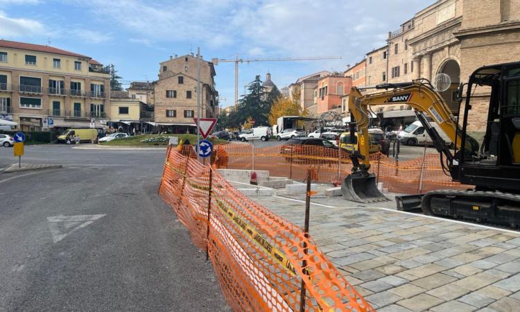 Macerata, quanto ci mancherà la svolta a destra su via Diomede Pantaleoni? È già polemica sui social