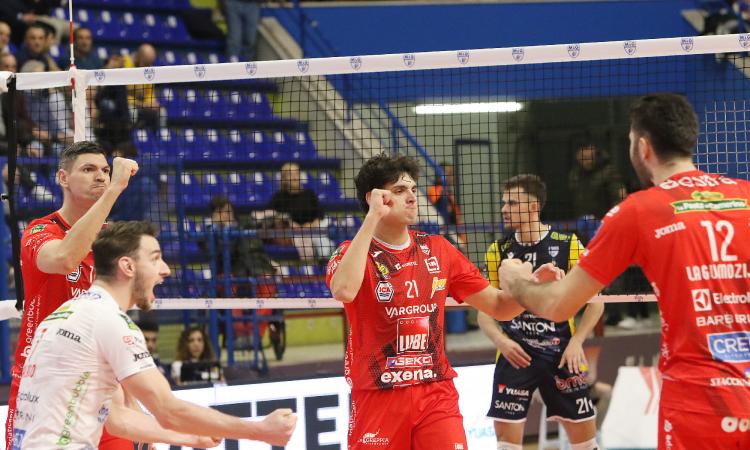 La Lube Civitanova si prende il derby contro Grottazzolina: arriva la prima vittoria in trasferta La Lube Civitanova si prende il derby contro Grottazzolina: arriva la prima vittoria in trasferta