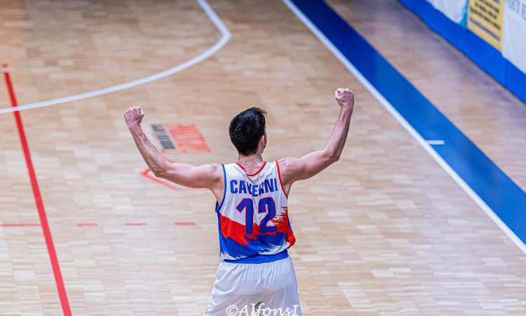 Basket, Caverni è un "flagello" per Matelica: Porto Recanati fa suo il derby (VIDEO)