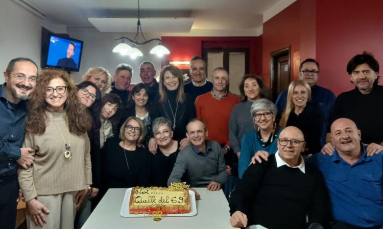 Camerino, i ragazzi del '69 rinnovano la tradizione con un 55° compleanno memorabile