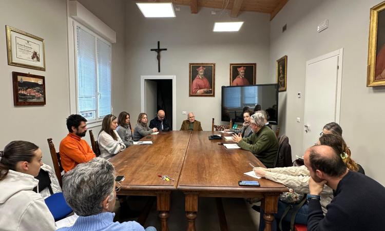 Il borgo di Vestignano simbolo della ricostruzione: studenti Unicam a Caldarola Il borgo di Vestignano simbolo della ricostruzione: studenti Unicam a Caldarola