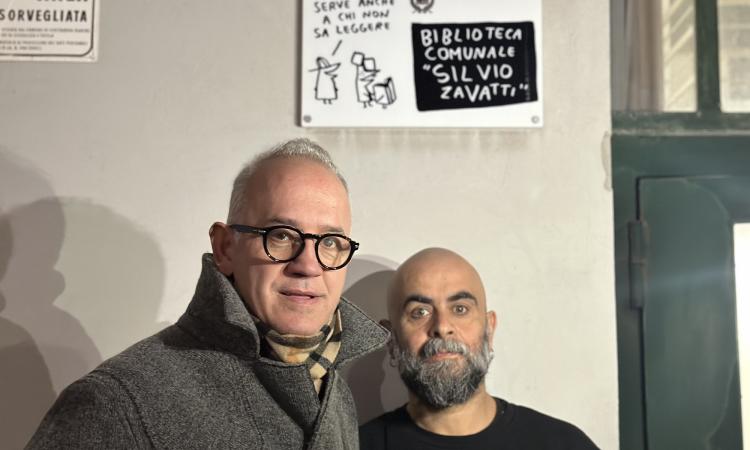 Civitanova, nuova targa per la Biblioteca "Zavatti" firmata da Maicol&Mirco Civitanova, nuova targa per la Biblioteca "Zavatti" firmata da Maicol&Mirco