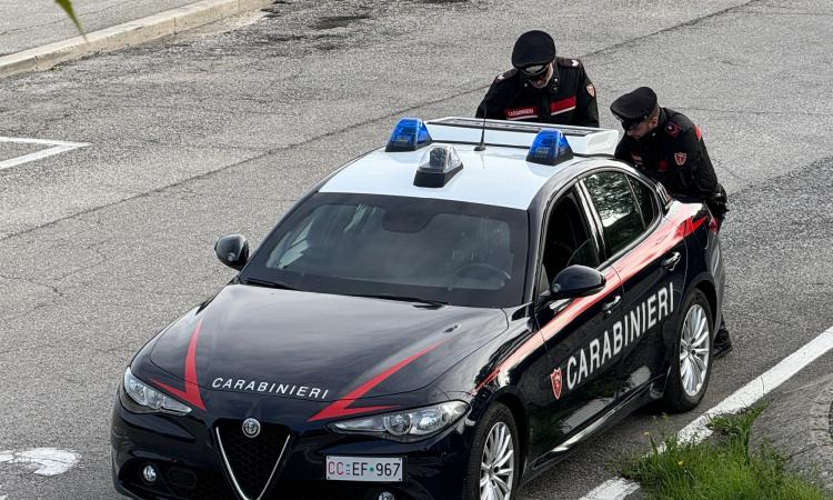 Treia, giovane si mette alla guida dopo aver bevuto e resta coinvolto in un incidente: denunciato Treia, giovane si mette alla guida dopo aver bevuto e resta coinvolto in un incidente: denunciato