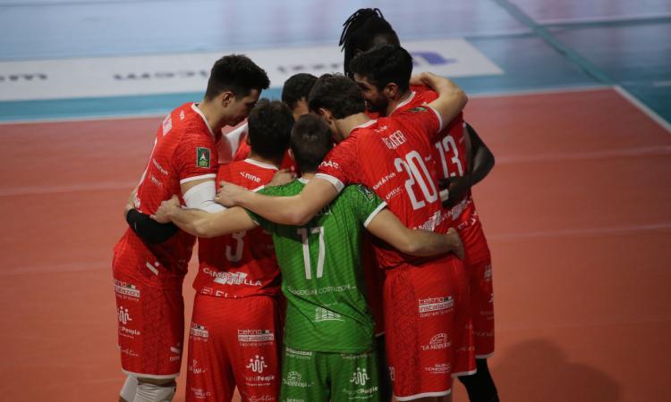Sconfitta per Pallavolo Macerata a Cuneo: 3-1 il risultato di una partita ricca di colpi di scena fino all'ultimo
