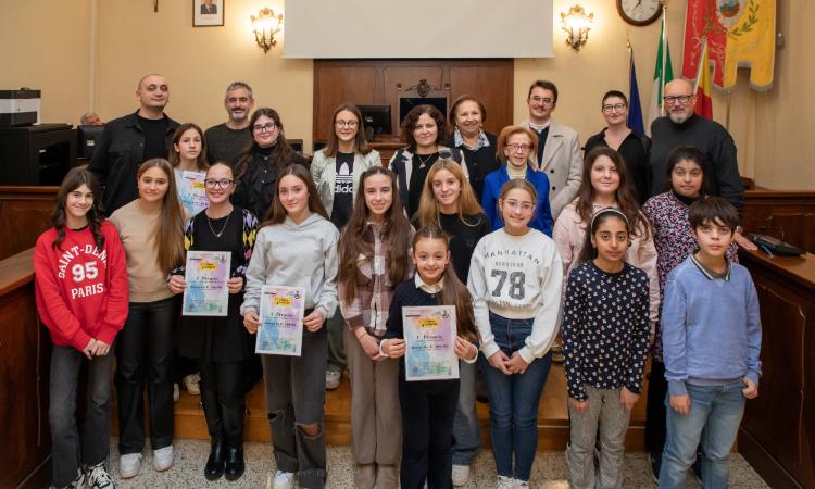 Gli studenti si scoprono poeti: premiati i vincitori del concorso "Civitanova Solidarity Word" Gli studenti si scoprono poeti: premiati i vincitori del concorso "Civitanova Solidarity Word"