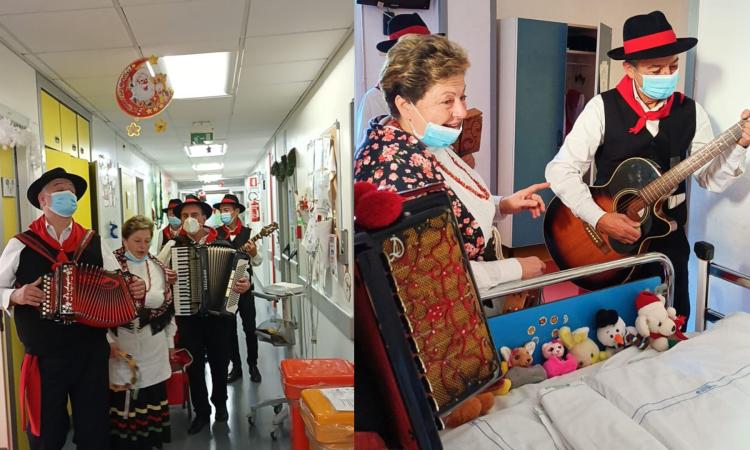 Il saltarello arriva in ospedale: Li Matti de Montecò portano doni ai piccoli pazienti del Salesi Il saltarello arriva in ospedale: Li Matti de Montecò portano doni ai piccoli pazienti del Salesi