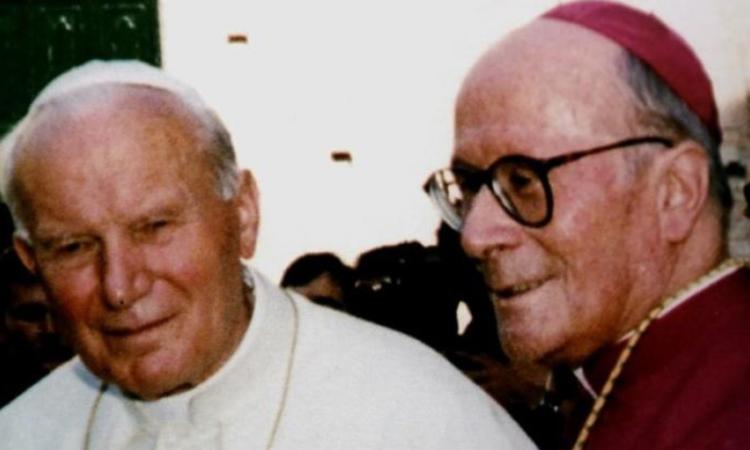 Macerata, un vescovo nel cuore della città: intitolata una via a Francesco Tarcisio Carboni Macerata, un vescovo nel cuore della città: intitolata una via a Francesco Tarcisio Carboni