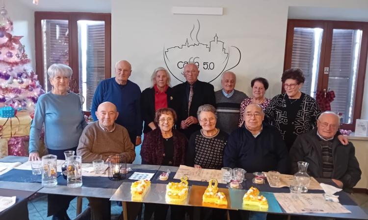 Un pranzo indimenticabile per gli 80enni di Colmurano: un traguardo di vita tra risate e ricordi