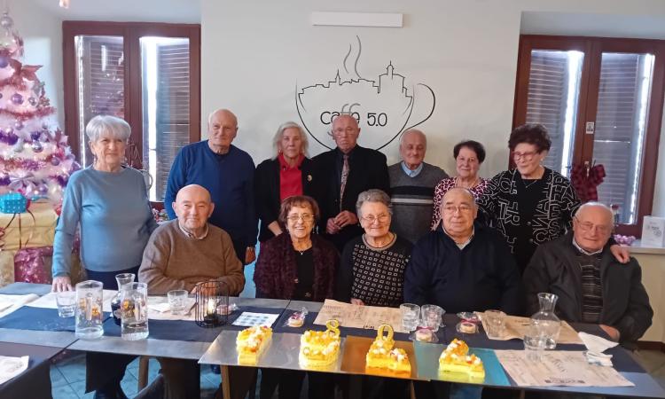 Un pranzo indimenticabile per gli 80enni di Colmurano: un traguardo di vita tra risate e ricordi Un pranzo indimenticabile per gli 80enni di Colmurano: un traguardo di vita tra risate e ricordi