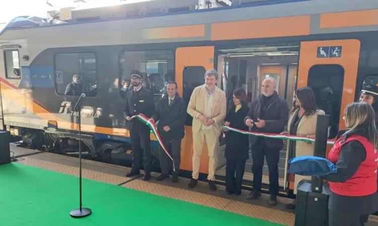 Trenitalia potenzia i servizi nelle Marche: 169 treni al giorno e oltre 2 mila posti in più per il 2025 Trenitalia potenzia i servizi nelle Marche: 169 treni al giorno e oltre 2 mila posti in più per il 2025