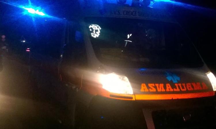 Dramma a Corridonia, accusa un malore in strada: muore un uomo di 41 anni