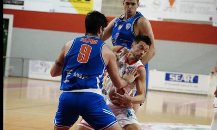Basket, Porto Recanati irresistibile: Ozzano travolta a domicilio, sotto l'Albero solo applausi Basket, Porto Recanati irresistibile: Ozzano travolta a domicilio, sotto l'Albero solo applausi