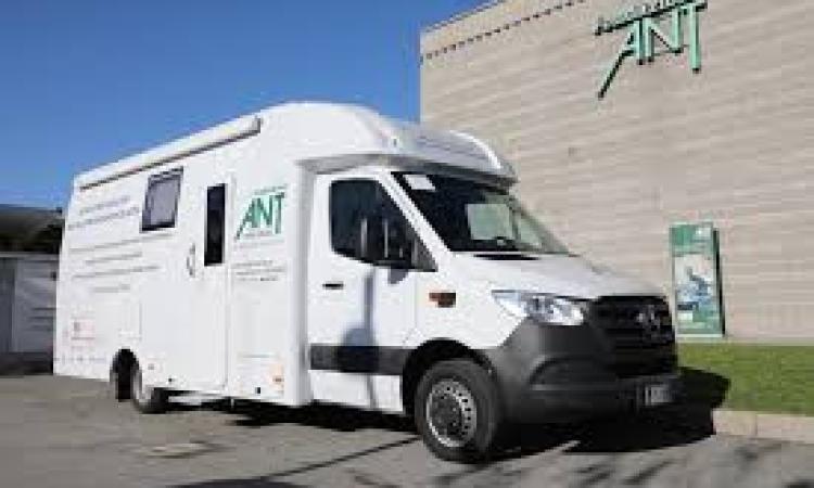 Civitanova sostiene la Fondazione Ant: 5mila euro per un furgone destinato ai pazienti oncologici Civitanova sostiene la Fondazione Ant: 5mila euro per un furgone destinato ai pazienti oncologici