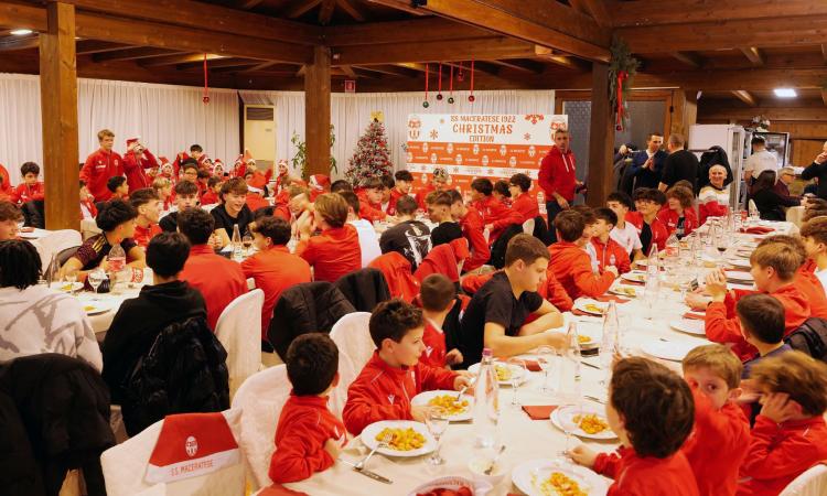 La Maceratese celebra il Natale con i suoi giovani, Crocioni: "Il cuore pulsante della società" (FOTO) La Maceratese celebra il Natale con i suoi giovani, Crocioni: "Il cuore pulsante della società" (FOTO)