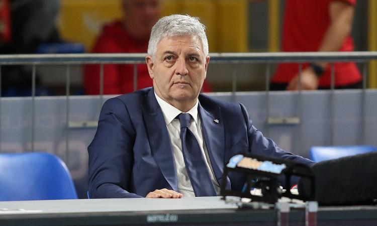 La Lube crolla a Monza, Cormio tuona: "Bonus fiducia esaurito, chi vuole rimanere deve cambiare marcia" La Lube crolla a Monza, Cormio tuona: "Bonus fiducia esaurito, chi vuole rimanere deve cambiare marcia"