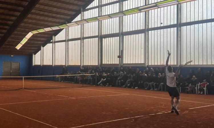 Macerata investe sul tennis: nuovo campo centrale, terra rossa e tribune nel progetto da 900mila euro Macerata investe sul tennis: nuovo campo centrale, terra rossa e tribune nel progetto da 900mila euro