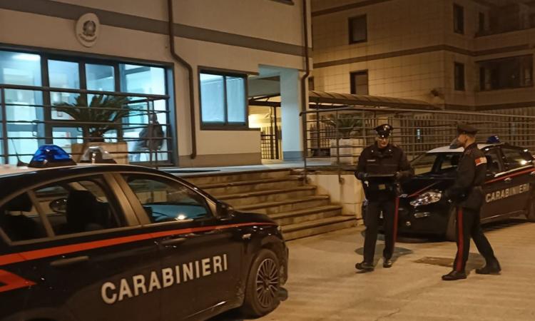 Tolentino, falsa raccolta fondi e prelievi illegali con carta di credito: tre persone denunciate Tolentino, falsa raccolta fondi e prelievi illegali con carta di credito: tre persone denunciate