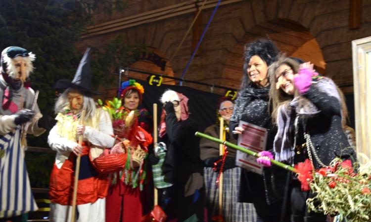 Tolentino, il 6 gennaio torna la Befana al Ponte del diavolo: fra tradizione e solidarietà Tolentino, il 6 gennaio torna la Befana al Ponte del diavolo: fra tradizione e solidarietà