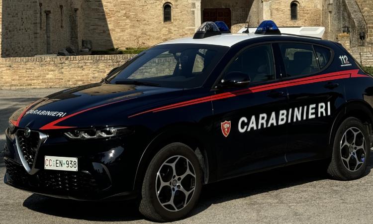 Potenza Picena, insultano i carabinieri durante un controllo: denunciata coppia