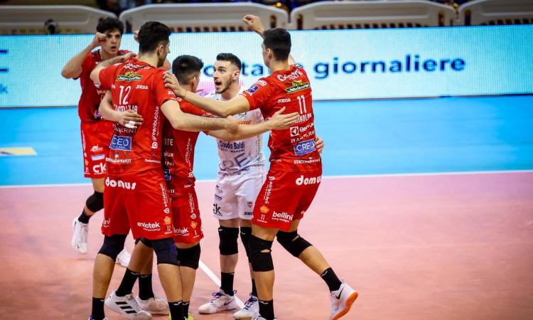 La Lube continua la striscia vincente e si avvicina al terzo posto: 3-0 contro Cisterna