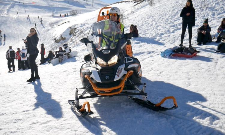 Sassotetto, in meno di un mese 31 incidenti sulle piste da sci: gran lavoro per la polizia