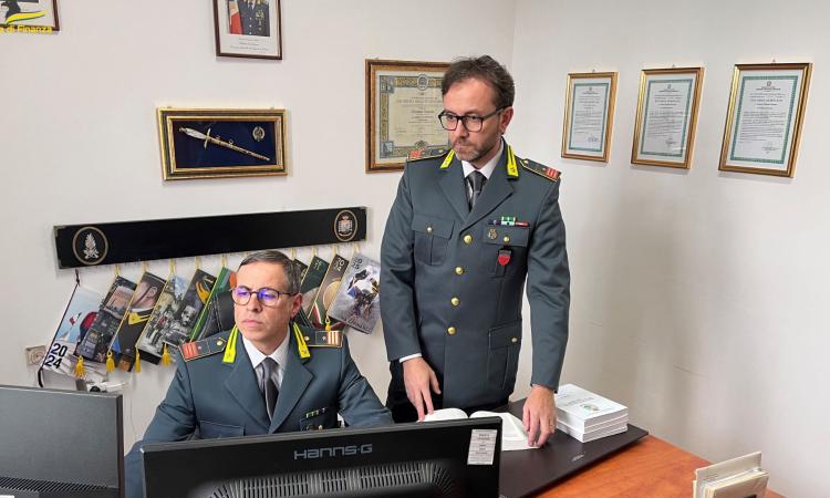 Civitanova, impresa del calzaturiero sconosciuta al Fisco: scoperta evasione da 18, 5 milioni di euro Civitanova, impresa del calzaturiero sconosciuta al Fisco: scoperta evasione da 18, 5 milioni di euro