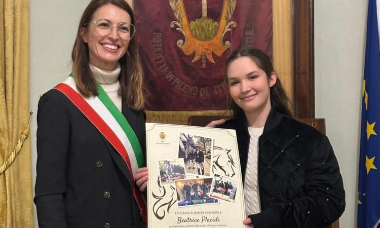 Potenza Picena, a 16 anni è campionessa di equitazione: il Comune premia Beatrice Placidi Potenza Picena, a 16 anni è campionessa di equitazione: il Comune premia Beatrice Placidi