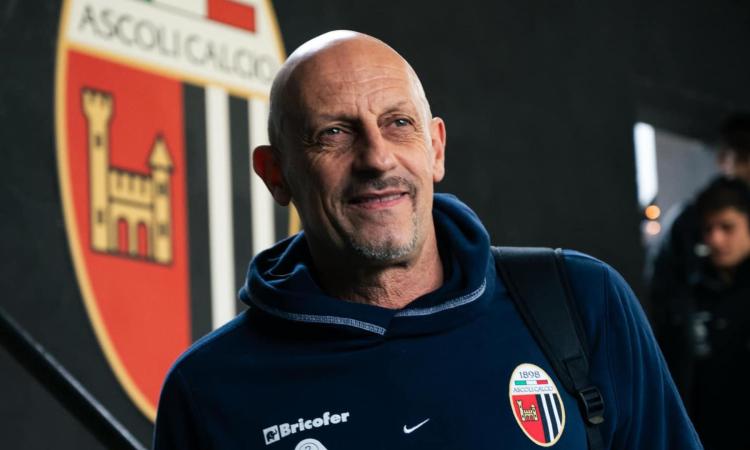 Ascoli, esonerato mister Di Carlo: l'annuncio arriva via social Ascoli, esonerato mister Di Carlo: l'annuncio arriva via social