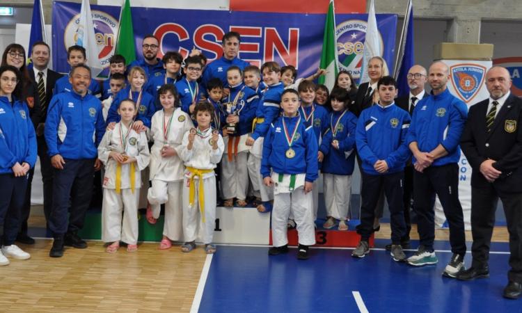 Porto Recanati, il Dojo Kyu Shin Karate-Tarulli trionfa al Trofeo di Karate giovanile: primo posto tra le società Porto Recanati, il Dojo Kyu Shin Karate-Tarulli trionfa al Trofeo di Karate giovanile: primo posto tra le società