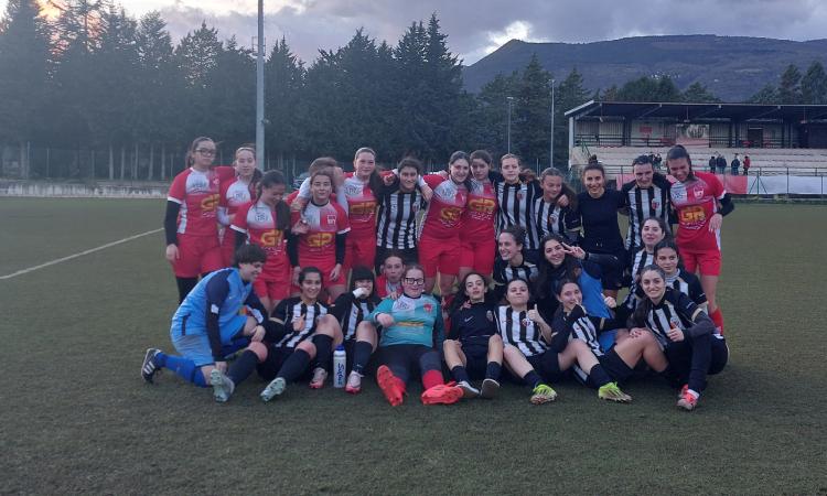 Dal piccolo Caldarola all'Ascoli: una lezione di sportività nel calcio femminile