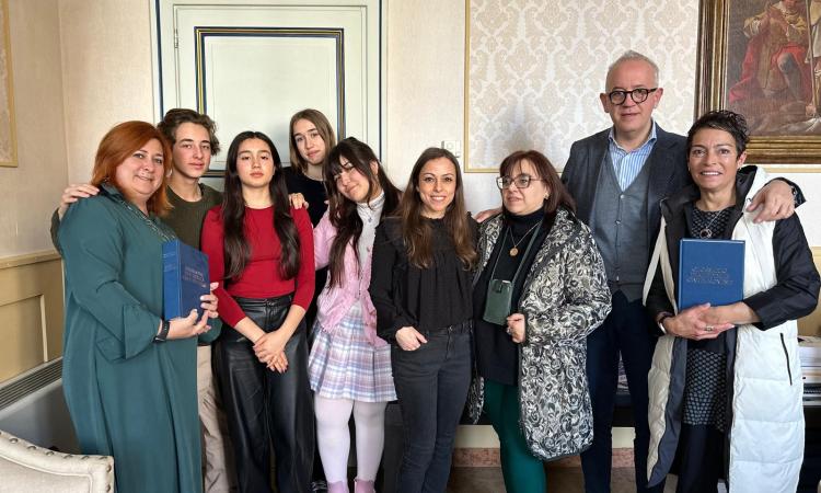 Studenti Erasmus a Civitanova, incontro con il sindaco e nuovi progetti di Internazionalizzazione Studenti Erasmus a Civitanova, incontro con il sindaco e nuovi progetti di Internazionalizzazione