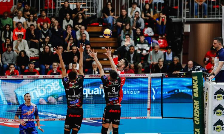 Una Lube ordinata e mentalmente solida prende il volo a Piacenza in tre set consolidando il terzo posto in SuperLega