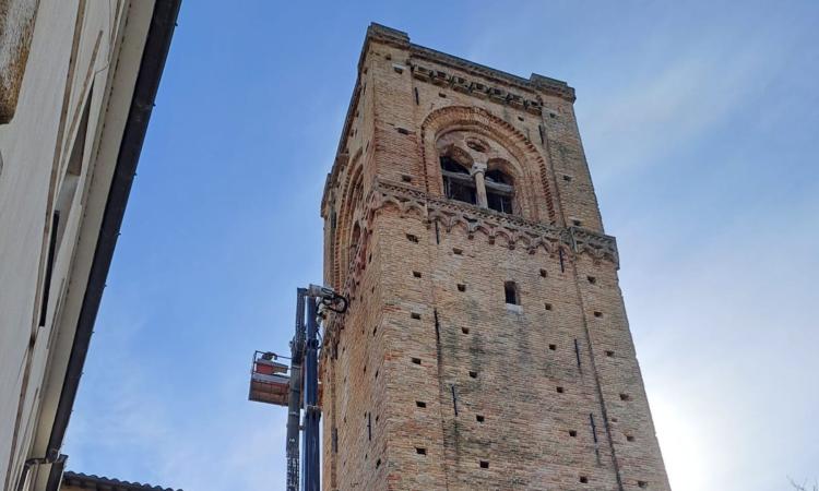 San Severino, stop ai volatili: quasi completato l'intervento sulla torre del Duomo Antico