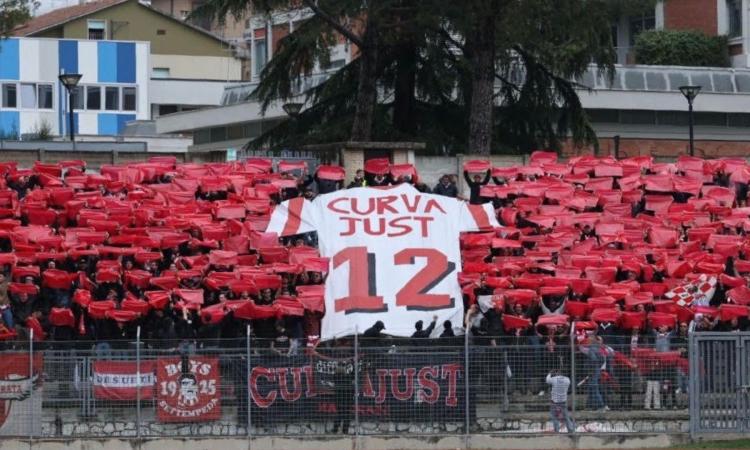 Derby Maceratese-Tolentino, Curva Just all'attacco: "Decisioni incomprensibili, ma riempiamo lo stadio"