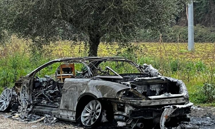 Potenza Picena, incendio distrugge l’auto di un’imprenditrice: “Avevo già sporto querela"