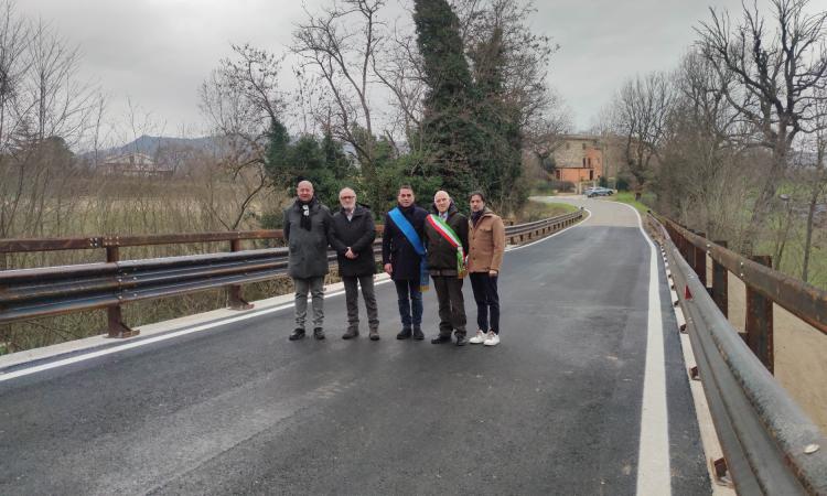 Caldarola, completati i lavori di restauro del ponte lungo la provinciale 7 Caldarola, completati i lavori di restauro del ponte lungo la provinciale 7