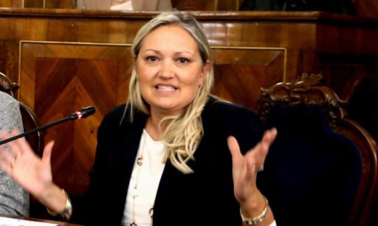 "Perché il sindaco ha abdicato al suo ruolo per far comandare una persona sola?": la verità di Lucaroni "Perché il sindaco ha abdicato al suo ruolo per far comandare una persona sola?": la verità di Lucaroni