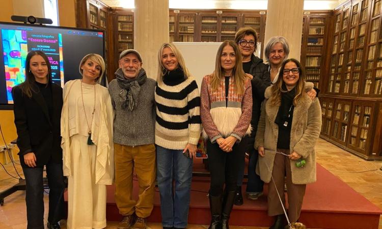 Macerata - "Essere donna", per l'8 marzo al via un concorso fotografico: in palio tre premi Macerata - "Essere donna", per l'8 marzo al via un concorso fotografico: in palio tre premi