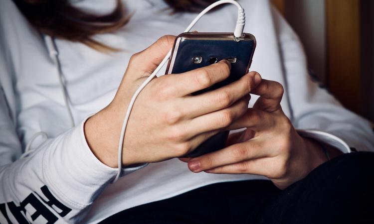Messaggi telefonici per convincere l’ex compagna e riprendere la relazione: scatta la condanna Messaggi telefonici per convincere l’ex compagna e riprendere la relazione: scatta la condanna