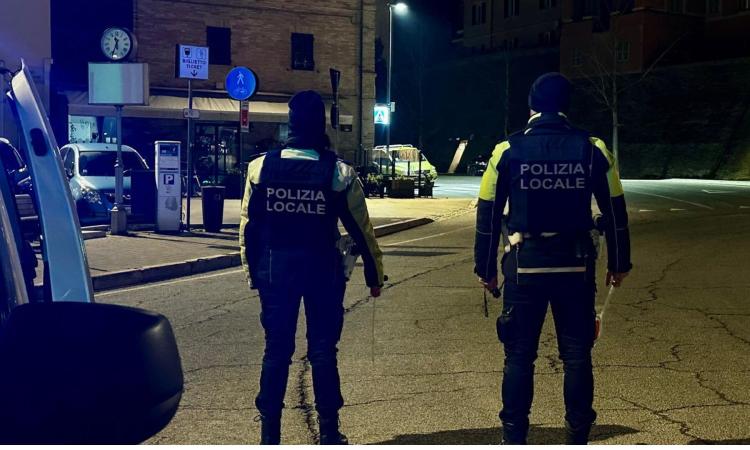 Macerata. sosta selvaggia in centro: elevate 12 multe