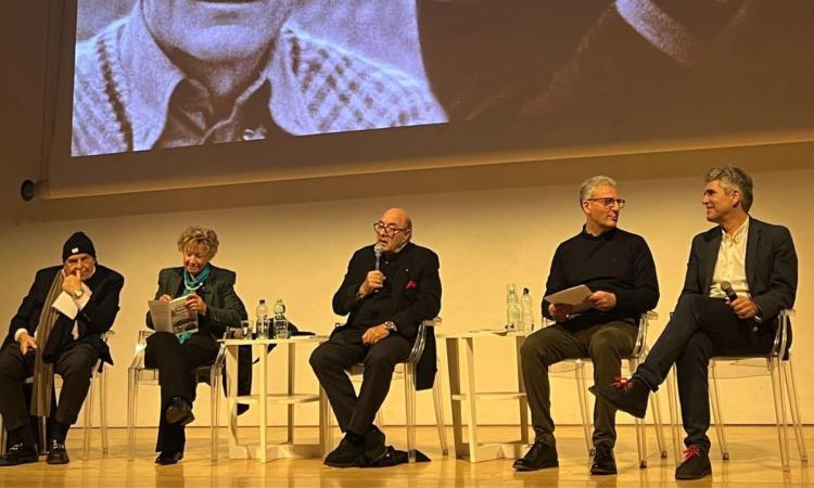 Dante Ferretti, Dacia Maraini e Ninetto Davoli: insieme per la presentazione del libro del premio Oscar maceratese