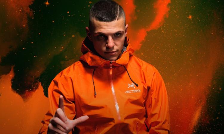'Shakerando' a Civitanova: Rhove pronto a far saltare il Donoma con le sue hit 'Shakerando' a Civitanova: Rhove pronto a far saltare il Donoma con le sue hit